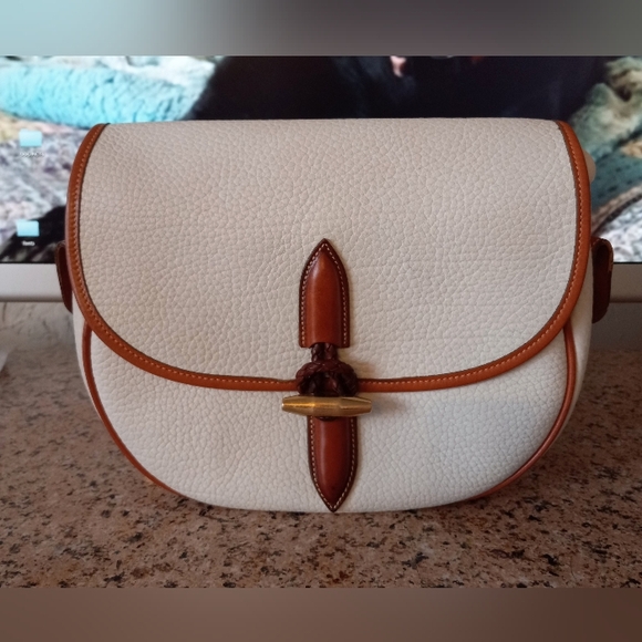 Dooney & Bourke Vintage 1990's, Outback Collection, Large Saddle Bag. - Picture 15 of 15